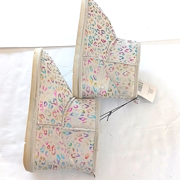 NWT Cute Girl's Cozy Multi-Color Faux Suede Boots Size 7 - Picture 4 of 15